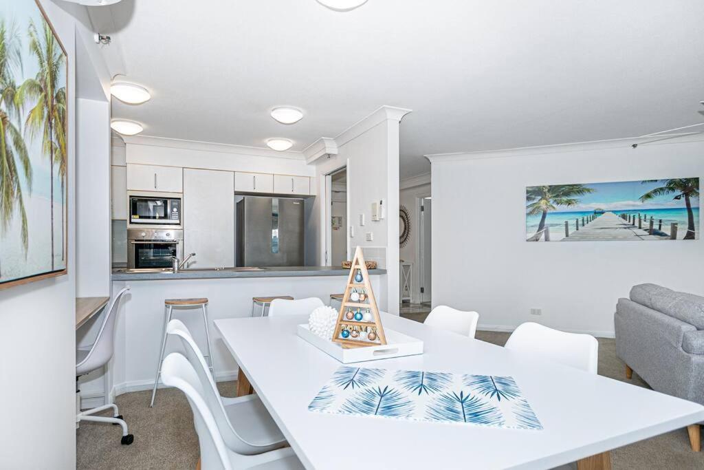 Broadbeach Victoria Square Gold Coast Exterior foto