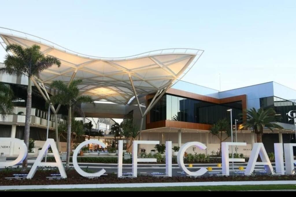 Broadbeach Victoria Square Gold Coast Exterior foto